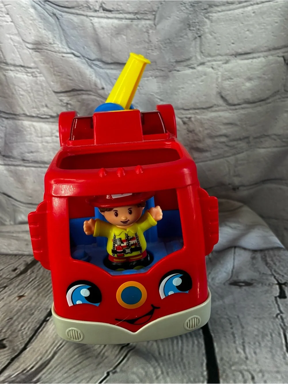 4 PC Fisher Price Little People Fire Truck Firemen Ladder Lights & Sounds GUC